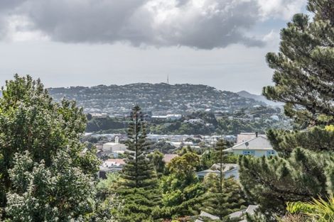 Photo of property in 8 Dallas Court, Miramar, Wellington, 6022