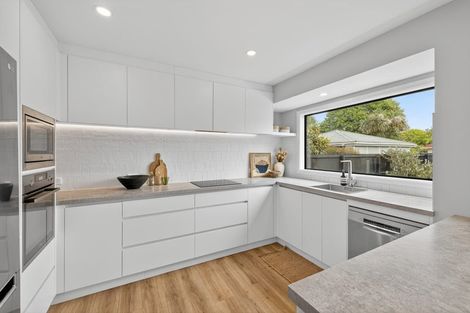 Photo of property in 15 Oakfield Street, Burnside, Christchurch, 8053