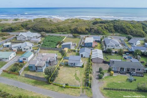 Photo of property in 10 Mahuri Street, Himatangi Beach, Foxton, 4891