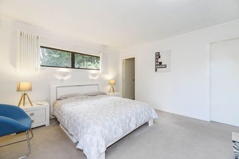 Photo of property in 1008c East Coast Road, Fairview Heights, Auckland, 0630