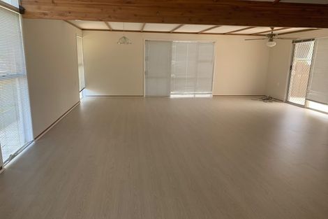 Photo of property in 22 Finlow Drive, Te Atatu South, Auckland, 0610