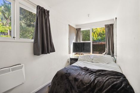 Photo of property in 6 Wynyard Crescent, Fernhill, Queenstown, 9300