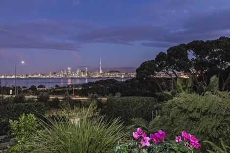 Photo of property in 39 Sylvan Avenue, Northcote, Auckland, 0627