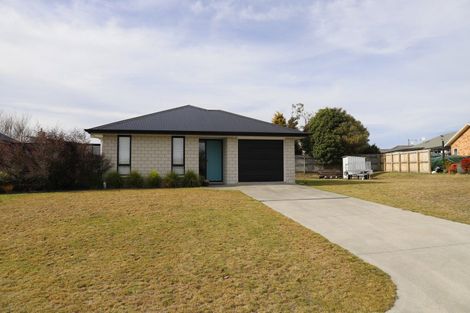 Photo of property in 2 Komahimahi Way, Motuoapa, 3382