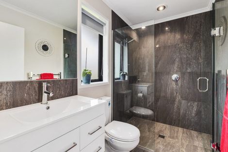 Photo of property in 12 Jeroboam Loop, Kumeu, 0810