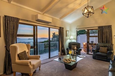 Photo of property in 18 Jacaranda Grove, Maungaraki, Lower Hutt, 5010