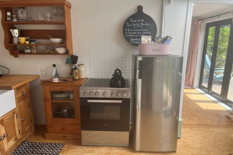 Photo of property in 216 Massey Road, Waipu, 0582