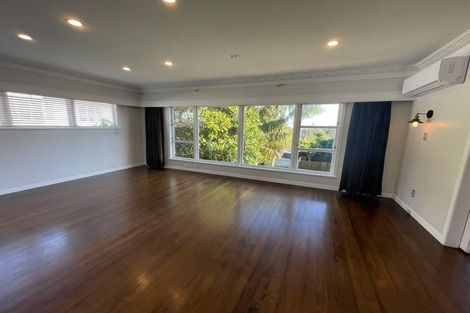 Photo of property in 25 Bradbury Road, Botany Downs, Auckland, 2010