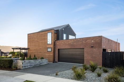 Photo of property in 10 Ihakara Arthur Lane, Aotea, Porirua, 5024