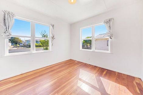 Photo of property in 2 Belgrave Place, Papakura, 2110