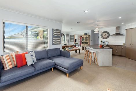 Photo of property in 17 Great Road West, Matipo Heights, Rotorua, 3015