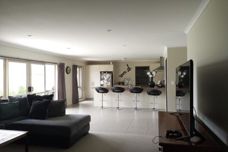 Photo of property in 11 Trauzer Place, Flagstaff, Hamilton, 3210