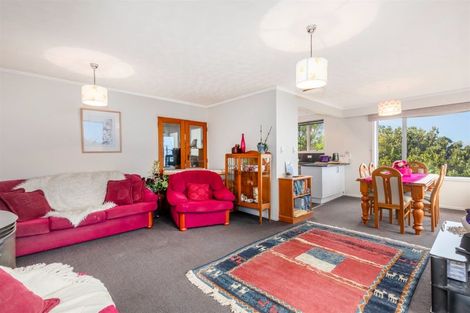 Photo of property in 30 Poto Road, Normandale, Lower Hutt, 5010