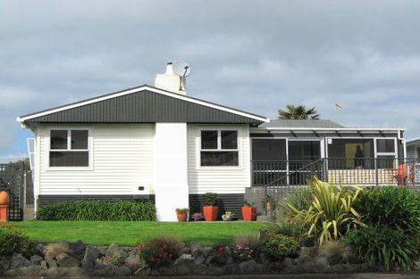 Photo of property in 25 Battiscombe Terrace, Waitara, 4320