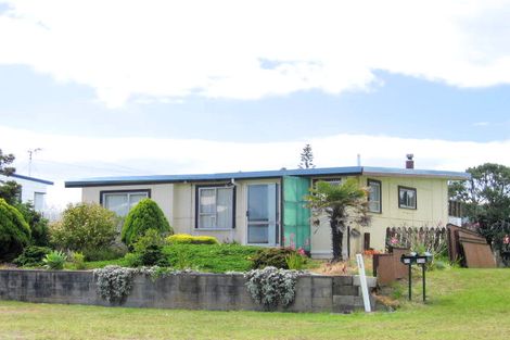 Photo of property in 69 Seaforth Road, Waihi Beach, 3611