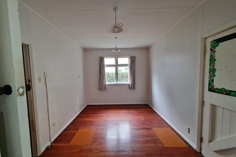 Photo of property in 22 Bracken Street, New Plymouth, 4310