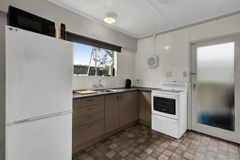 Photo of property in 4 Douglas Street, Hawera, 4610