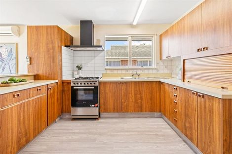 Photo of property in 8 Davidson Crescent, Hornby, Christchurch, 8042