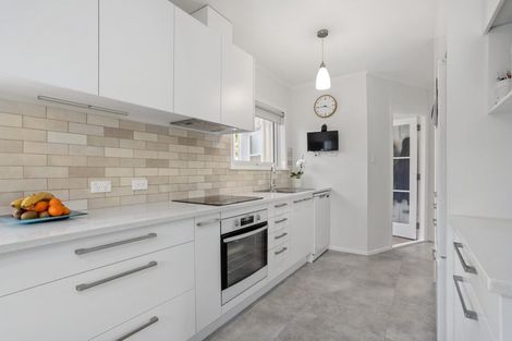 Photo of property in 89 Gloria Avenue, Te Atatu Peninsula, Auckland, 0610