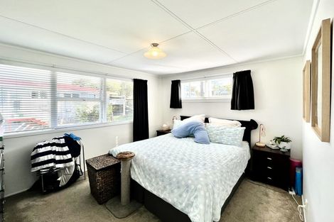 Photo of property in 2/25 Drome View Place, Beach Haven, Auckland, 0626