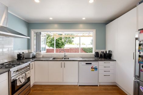 Photo of property in 10 Paulette Place, Queenwood, Hamilton, 3210