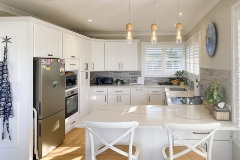 Photo of property in 7 Ringwood Street, Torbay, Auckland, 0630