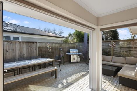 Photo of property in 18 Young Street, Claudelands, Hamilton, 3214