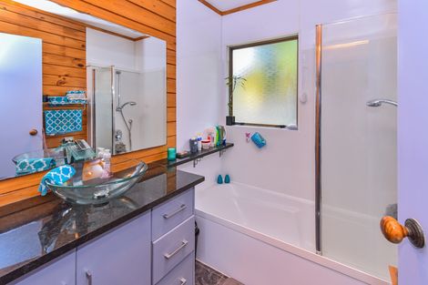 Photo of property in 31 Hadley Wood Drive, Wattle Downs, Auckland, 2103