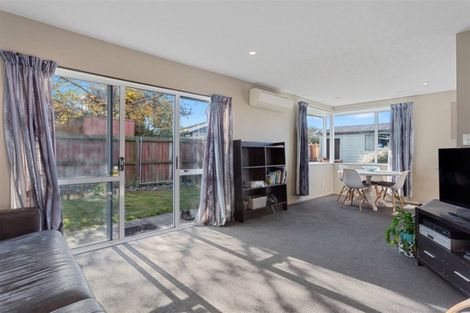 Photo of property in 2/12 Glenbyre Place, Bromley, Christchurch, 8062