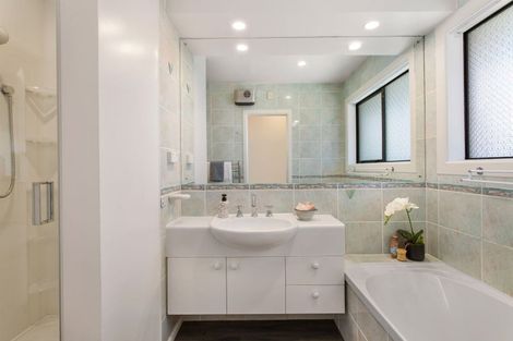 Photo of property in 3 Farnham Place, Ilam, Christchurch, 8041