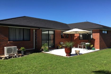 Photo of property in 12 O'farrell Drive, One Tree Point, 0118