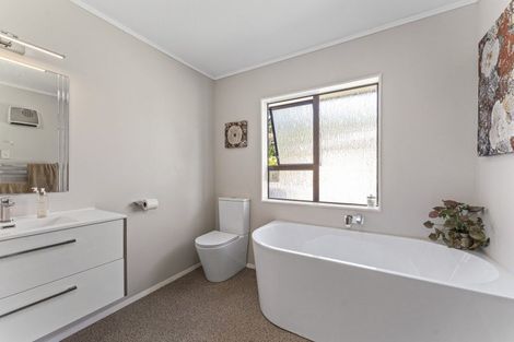Photo of property in 9 Ratanui Road, Paraparaumu, 5032
