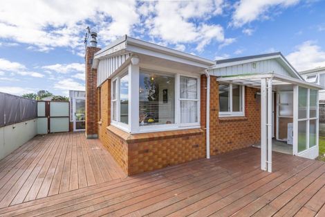 Photo of property in 12 Kowhai Grove, Raumati Beach, Paraparaumu, 5032