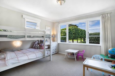 Photo of property in 17 Sackville Street, Martinborough, 5711