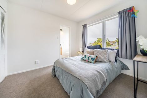 Photo of property in 64 Oakleigh Street, Maungaraki, Lower Hutt, 5010