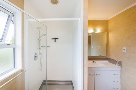 Photo of property in 4 Anaru Place, Awapuni, Palmerston North, 4412