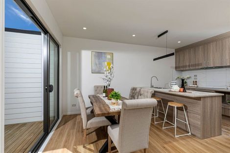 Photo of property in 21 Korokio Lane, Henderson, Auckland, 0612