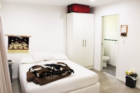 Photo of property in 100 Spinella Drive, Bayview, Auckland, 0629