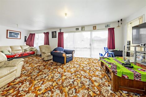 Photo of property in 3 Pushon Place, Clendon Park, Auckland, 2103