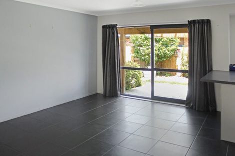 Photo of property in 22 Liberty Grove, Kelvin Grove, Palmerston North, 4414