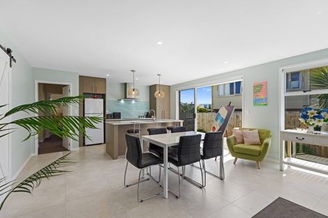 Photo of property in 814b Papamoa Beach Road, Papamoa Beach, Papamoa, 3118