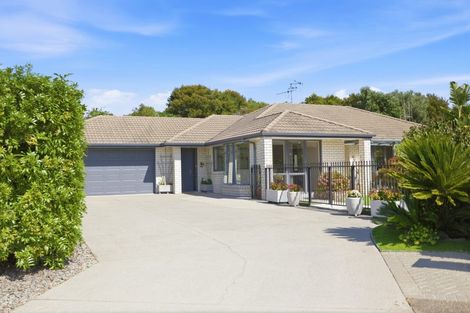 Photo of property in 30 Seabreeze Place, Papamoa Beach, Papamoa, 3118