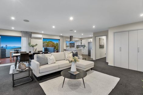 Photo of property in 1/127 Churchill Road, Rothesay Bay, Auckland, 0630