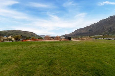 Photo of property in 24 Cunninghams Drive, Jacks Point, Queenstown, 9371