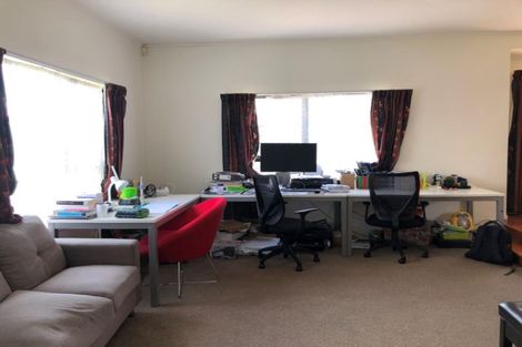 Photo of property in 16 Mallard Place, Unsworth Heights, Auckland, 0632