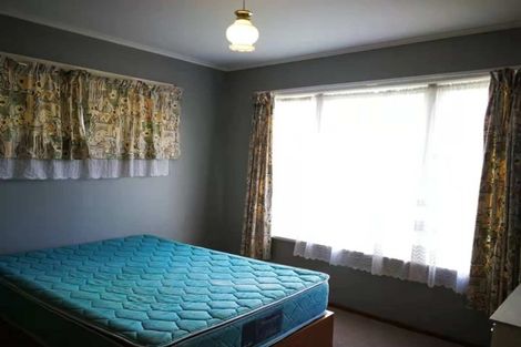 Photo of property in 16 Larnoch Road, Henderson, Auckland, 0610