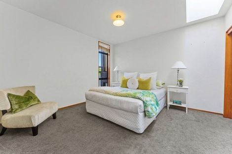 Photo of property in 65 Forrest Hill Road, Milford, Auckland, 0620