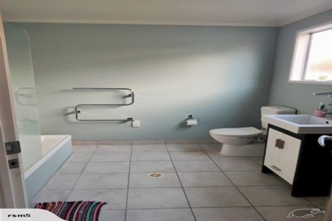 Photo of property in 3d Scotland Place, Hillcrest, Hamilton, 3216