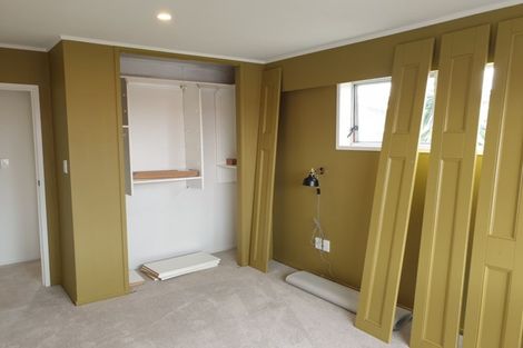 Photo of property in 2/7 Ian Place, Glendene, Auckland, 0602