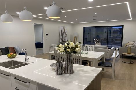 Photo of property in 17 Nobilo Road, Kumeu, 0810